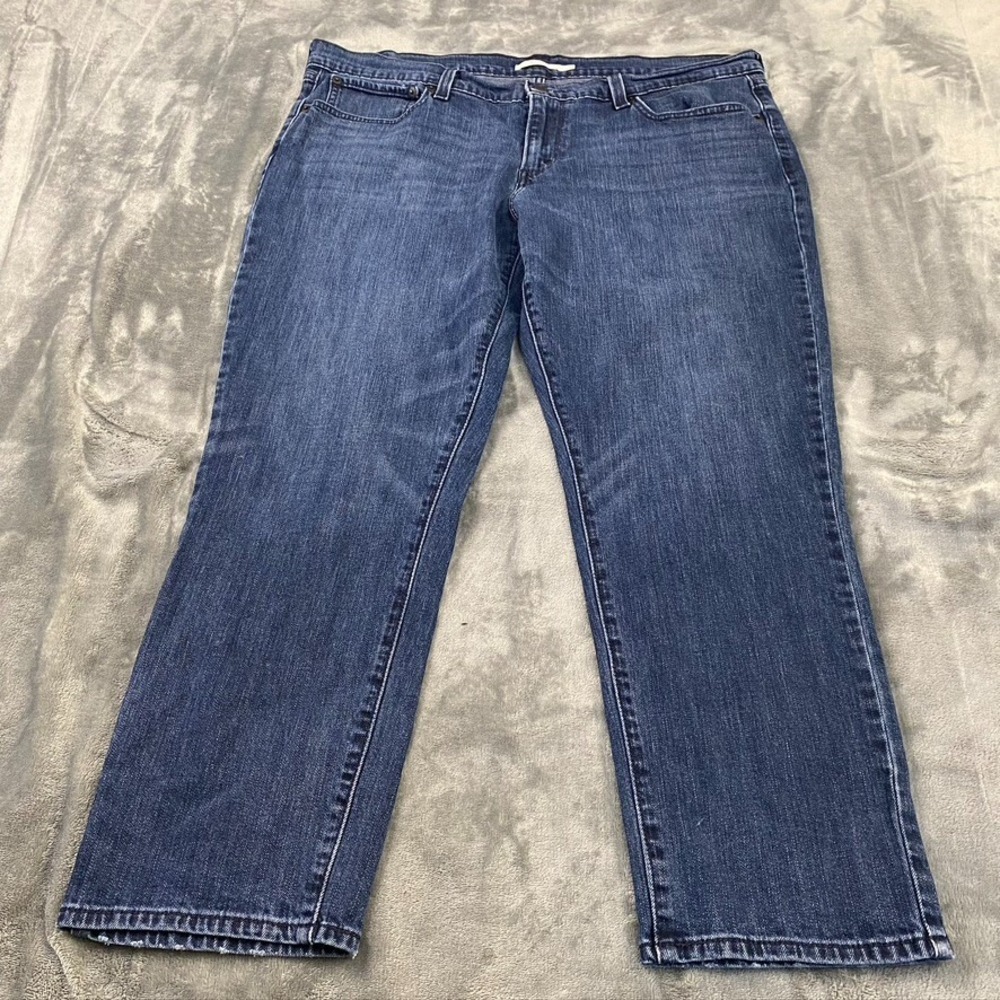 Levis Jeans Boyfriend Womens Size 33 M Relaxed Straight Medium Wash‎ Fit Denim